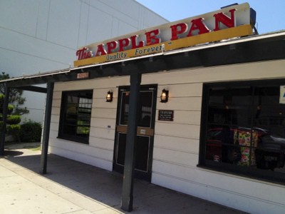 The front of the apple pan restaurant in west LA.