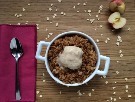 My Healthier Apple Crisp | FoodieGoesHealthy.com